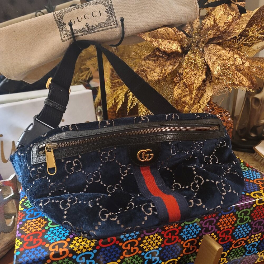 Authentic Gucci belt bag, dust cover, and box.